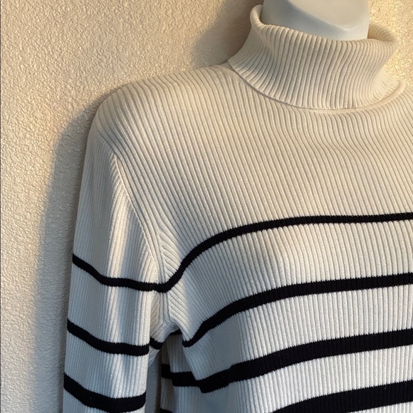 CHARTER CLUB Striped Ribbed Turtleneck Sweater - Black and White. Petite Large - Picture 5 of 12